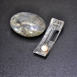 СРЕБЪРЕН МЕДАЛЬОН „АРТ“ С РЕЧНА ПЕРЛА