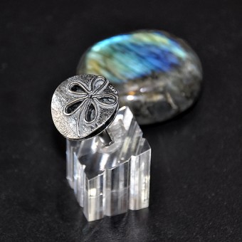 СРЕБЪРЕН ПРЪСТЕН  С ФЛОРАЛЕН МОТИВ