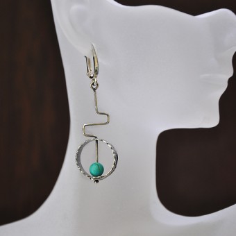 СРЕБЪРНИ ОБЕЦИ В АСИМЕТРИЧНА ФОРМА, СЪС СФЕРИЧЕН ТЮРКОАЗ