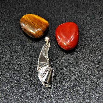 СРЕБЪРЕН МЕДАЛЬОН, РЪЧНА ИЗРАБОТКА.