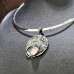 СРЕБЪРЕН МЕДАЛЬОН С РОЗОВ КВАРЦ