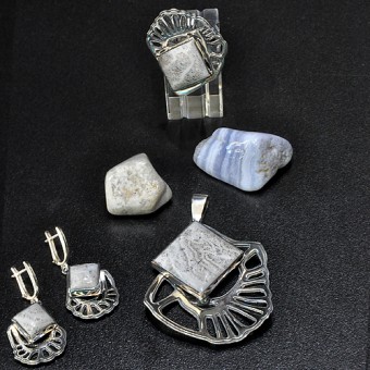 СРЕБЪРЕН КОМПЛЕКТ- УНИКАТ С КОРАЛИТ