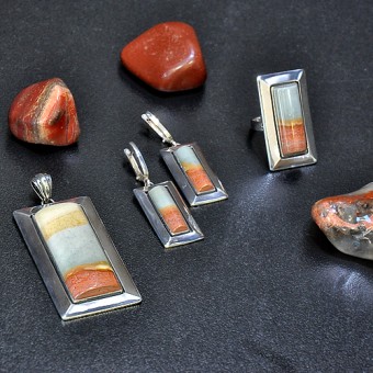 СРЕБЪРЕН КОМПЛЕКТ-УНИКАТ С ПОЛИХРОМ ЯСПИС „МАДАГАСКАР“