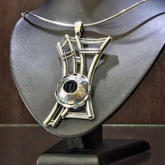 СРЕБЪРЕН МЕДАЛЬОН, РЪЧНА ИЗРАБОТКА