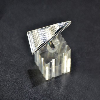 СРЕБЪРЕН ПРЪСТЕН С ТРИЪГЪЛНА ФОРМА