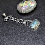 СРЕБЪРЕН МЕДАЛЬОН С ЛАБРАДОРИТ