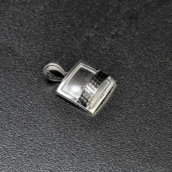 СРЕБЪРЕН МЕДАЛЬОН „МИНИ КВАДРАТ - ДЪГА“