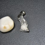 СРЕБЪРЕН МЕДАЛЬОН С МЛЕЧЕН КВАРЦ, РЪЧНА ИЗРАБОТКА