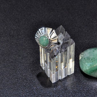 СРЕБЪРЕН ПРЪСТЕН СЪС ЗЕЛЕН АВАНТЮРИН