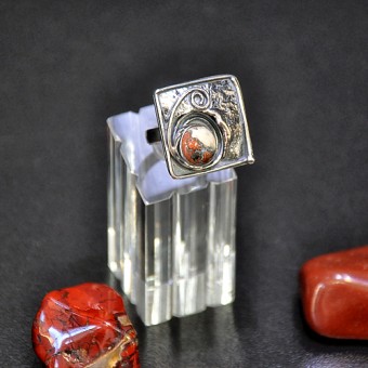 СРЕБЪРЕН ПРЪСТЕН УНИКАТ С ЯСПИС БРЕКЧА