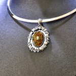 СРЕБЪРЕН МЕДАЛЬОН – УНИКАТ, С МЪХОВ АХАТ