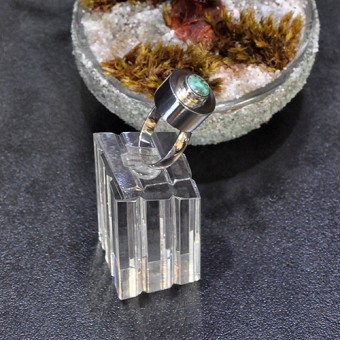 СРЕБЪРЕН ПРЪСТЕН В ОБЕМНА ФОРМА, С АФРИКАНСКИ ТЮРКОАЗ ЯСПИС