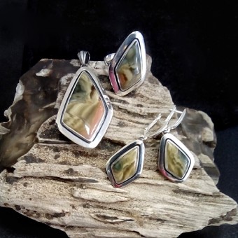 СРЕБЪРЕН КОМПЛЕКТ С ВОГЕСИТ, РЪЧНА ИЗРАБОТКА