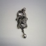 СРЕБЪРЕН МЕДАЛЬОН – СТИЛИЗИРАНА КУКЕРСКА МАСКА