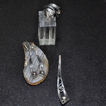 СРЕБЪРЕН КОМПЛЕКТ СЪС СПИРАЛОВИДНИ МОТИВИ