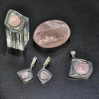 СРЕБЪРЕН КОМПЛЕКТ С РОЗОВ КВАРЦ